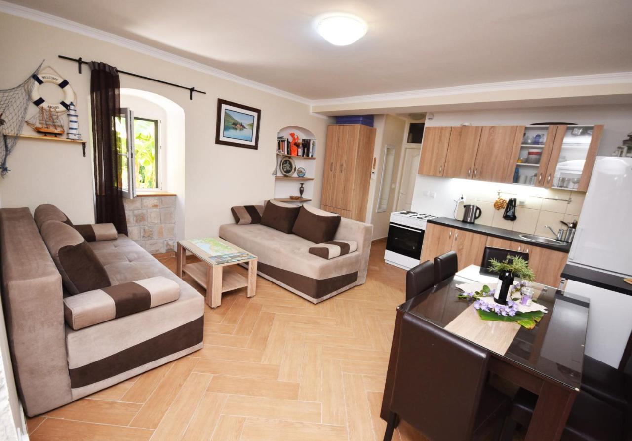 Vila Kula 1830 Apartments Herceg Novi Exterior foto